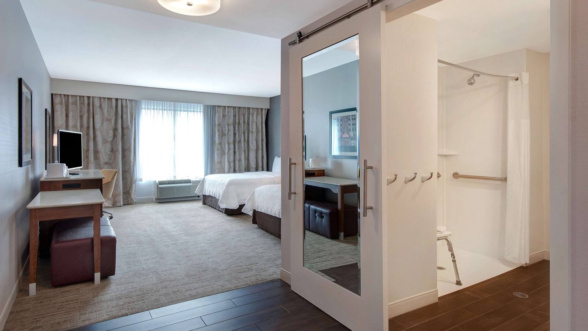Troy Hotel | Hampton Inn & Suites Detroit/Troy