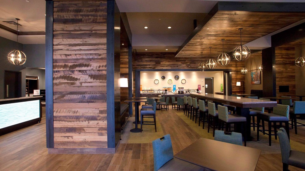 West Seventh Hotel | Hampton Inn & Suites Downtown St. Paul