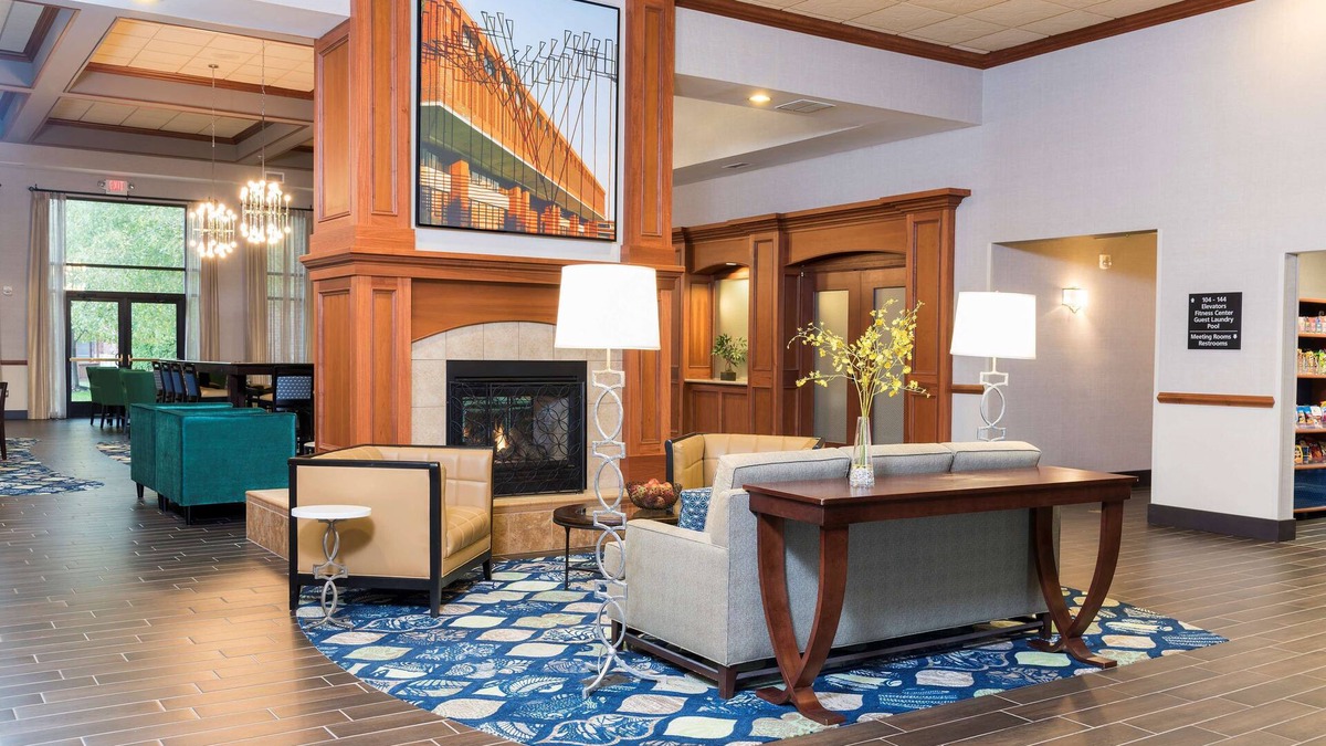 Okemos Hotel | Hampton Inn & Suites East Lansing/Okemos