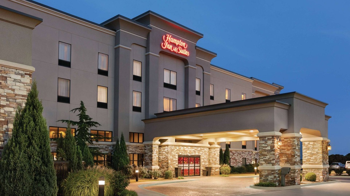 Enid Hotel | Hampton Inn & Suites Enid