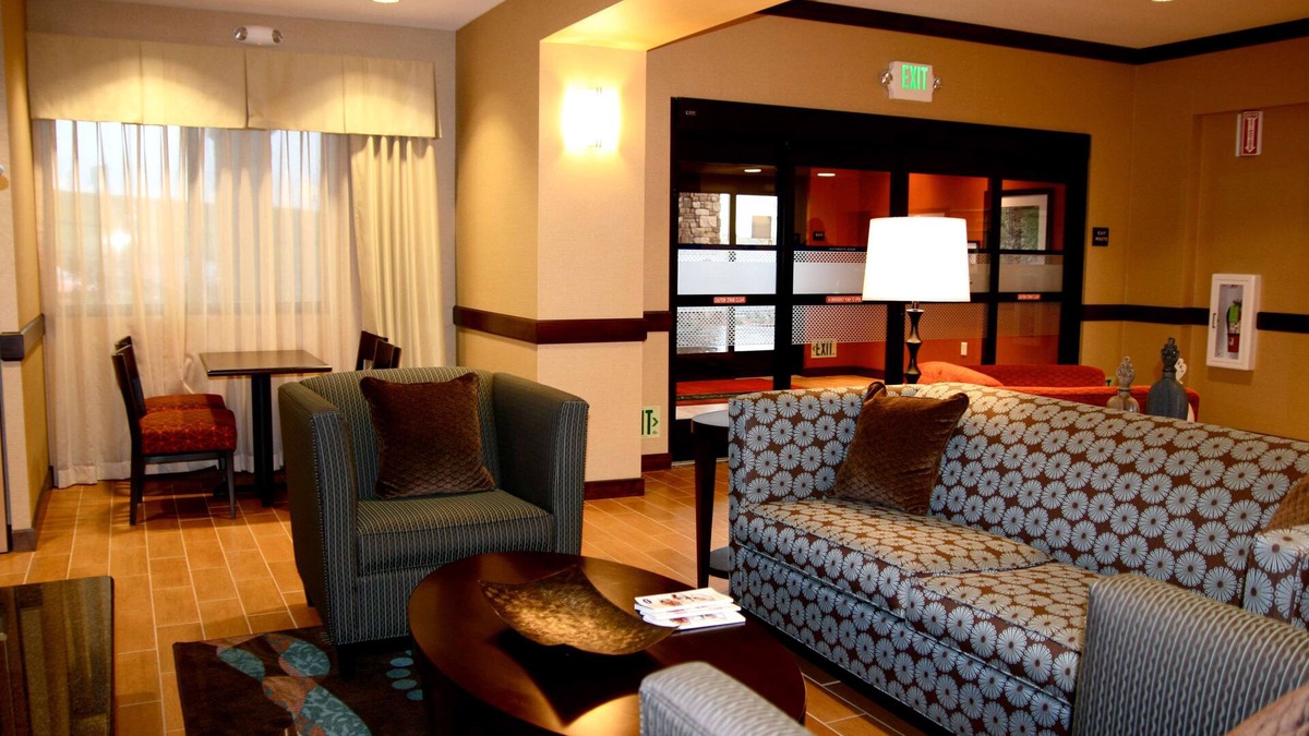 Folsom Hotel | Hampton Inn & Suites Folsom