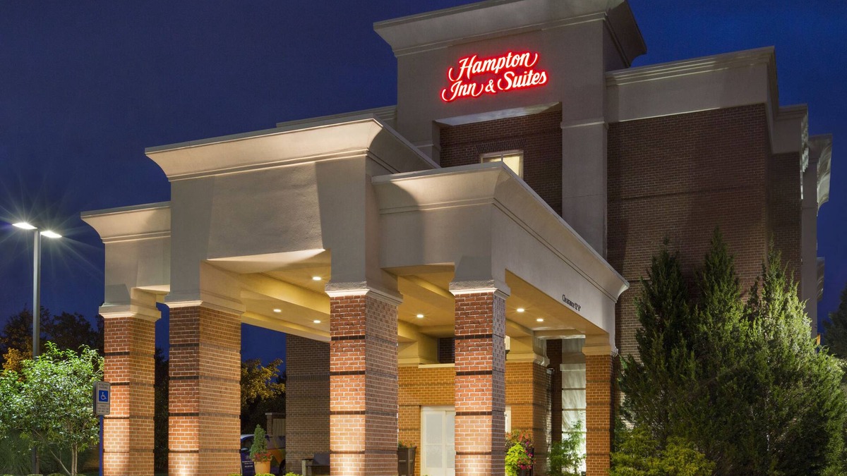 Herndon Hotel | Hampton Inn & Suites Herndon-Reston
