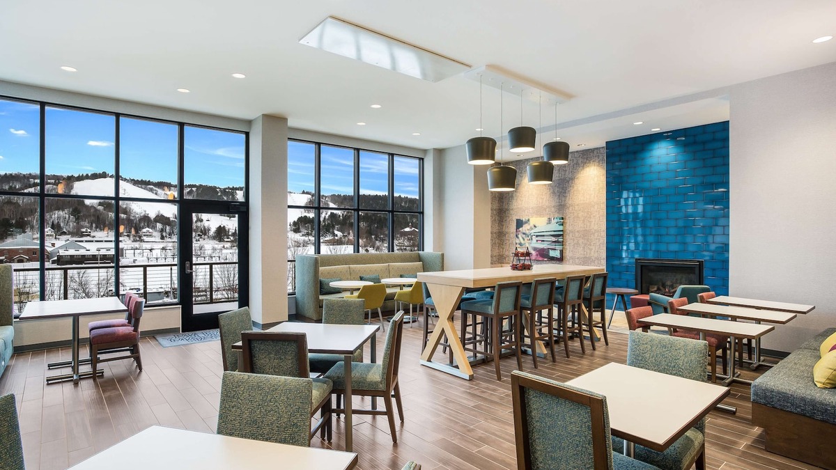 Houghton Hotel | Hampton Inn & Suites Houghton