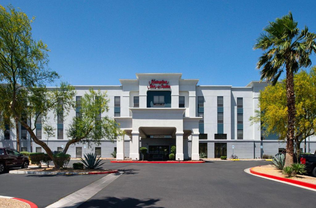 Paradise Hotel | Hampton Inn & Suites Las Vegas Airport