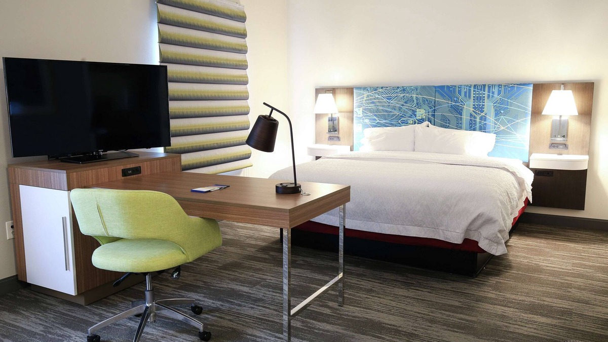 Mount Laurel Hotel | Hampton Inn & Suites Mount Laurel/Moorestown