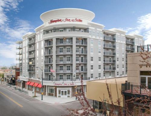 Central Business District Hotel | Hampton Inn & Suites Mobile - Downtown Historic District