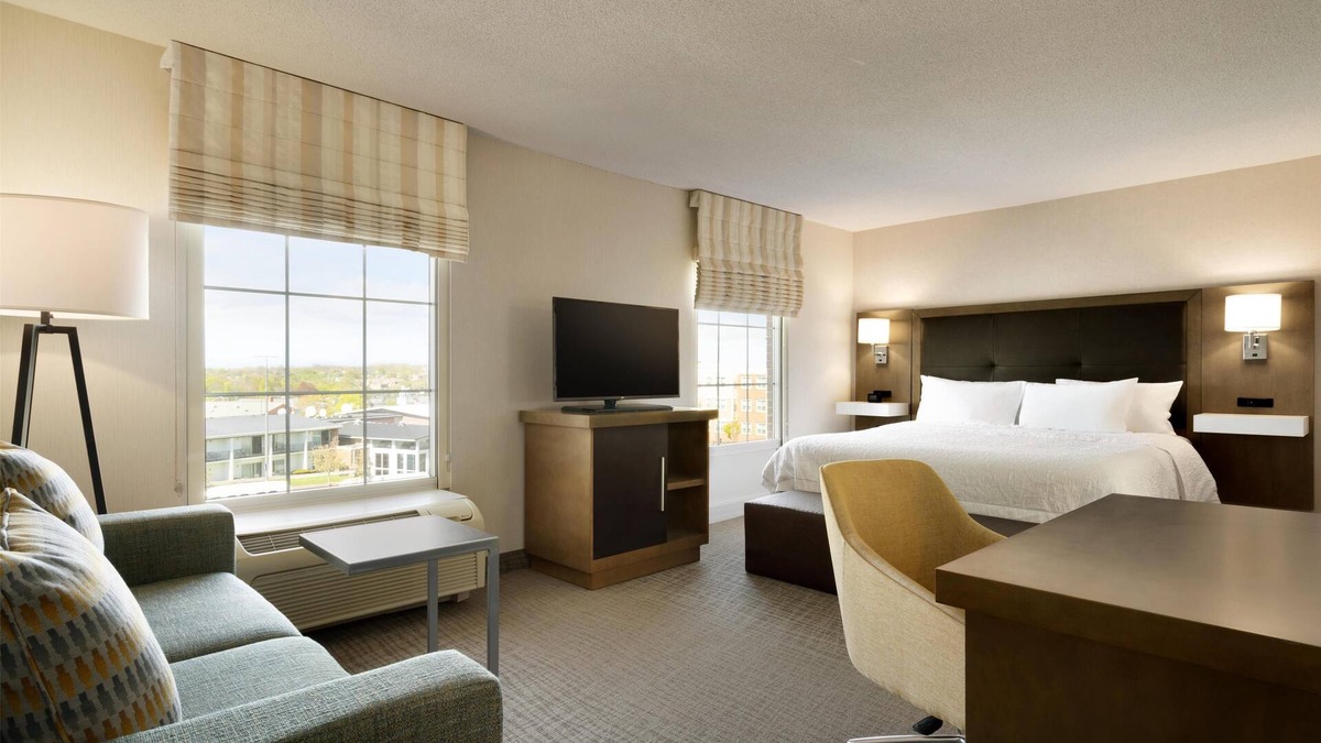 Middletown Hotel | Hampton Inn & Suites Newport/Middletown