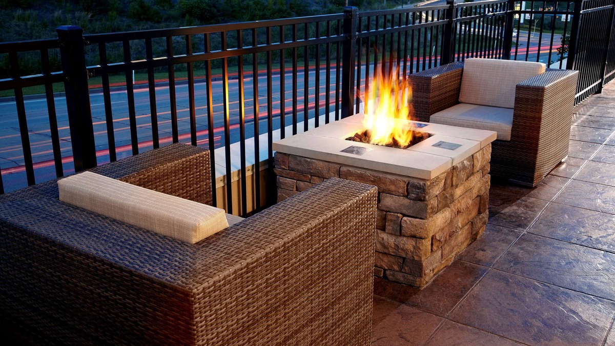 South Hills Hotel | Hampton Inn & Suites Pittsburgh Airport South–Settlers Ridge