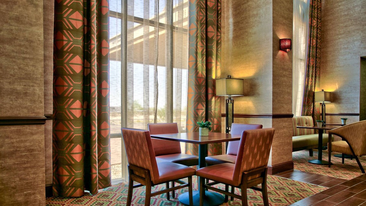 Scottsdale Hotel | Hampton Inn & Suites Scottsdale at Talking Stick