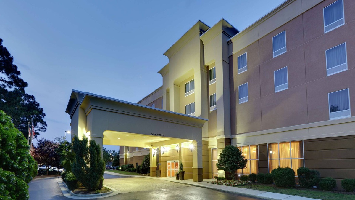 Southern Pines Hotel | Hampton Inn & Suites Southern Pines-Pinehurst