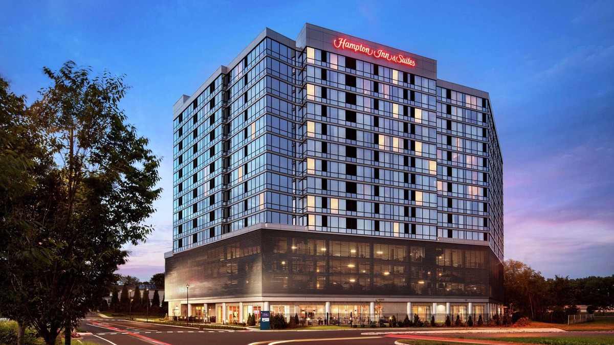 Teaneck Hotel | Hampton Inn & Suites Teaneck Glenpointe