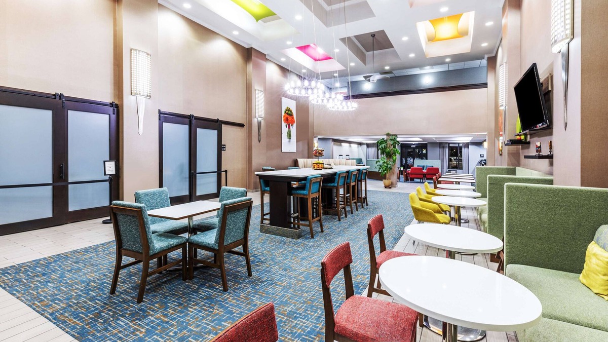 South Tulsa Hotel | Hampton Inn & Suites Tulsa-Woodland Hills 71st-Memorial