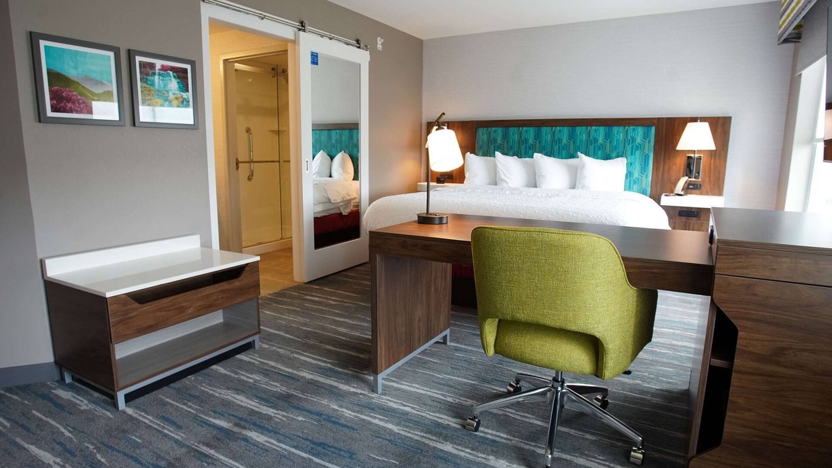 Barton Hotel | Hampton Inn & Suites St. Clairsville