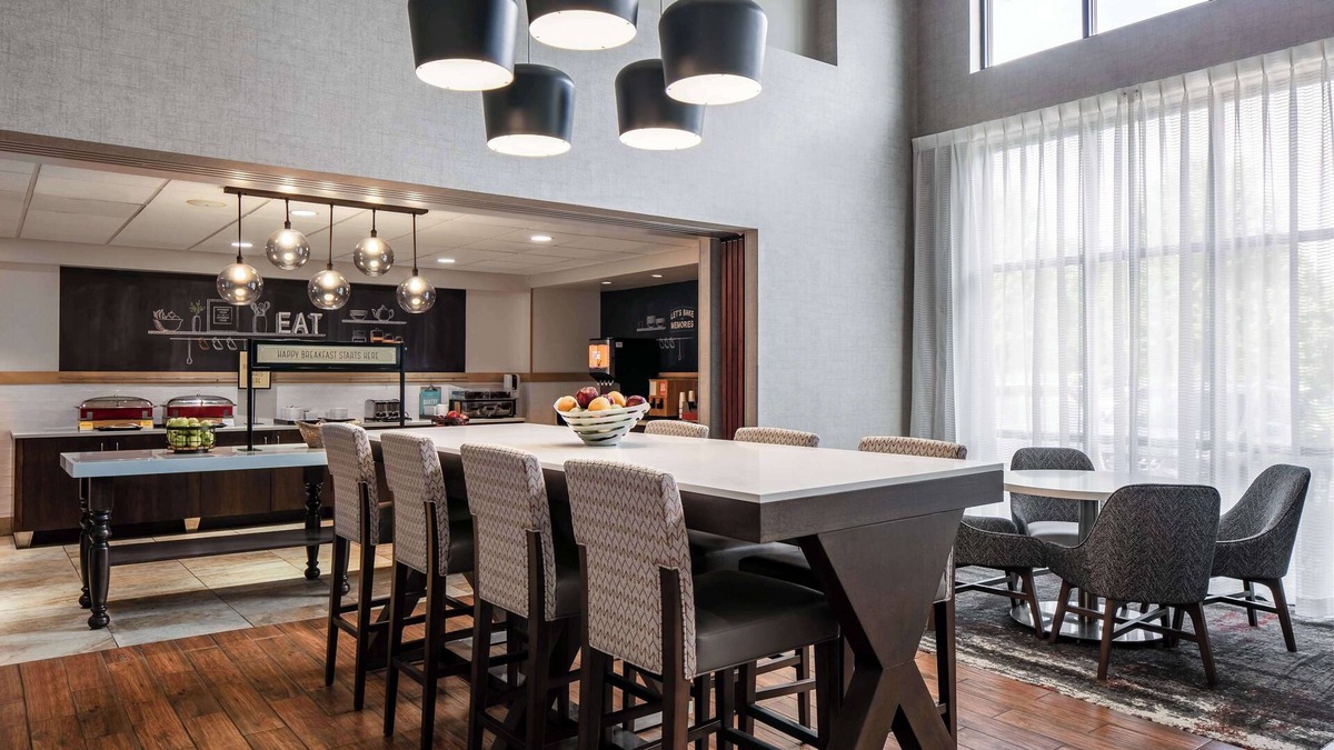 West Bend Hotel | Hampton Inn & Suites West Bend
