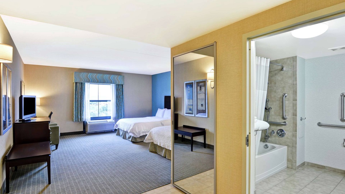 Wilkes-Barre Hotel | Hampton Inn & Suites Wilkes-Barre/Scranton