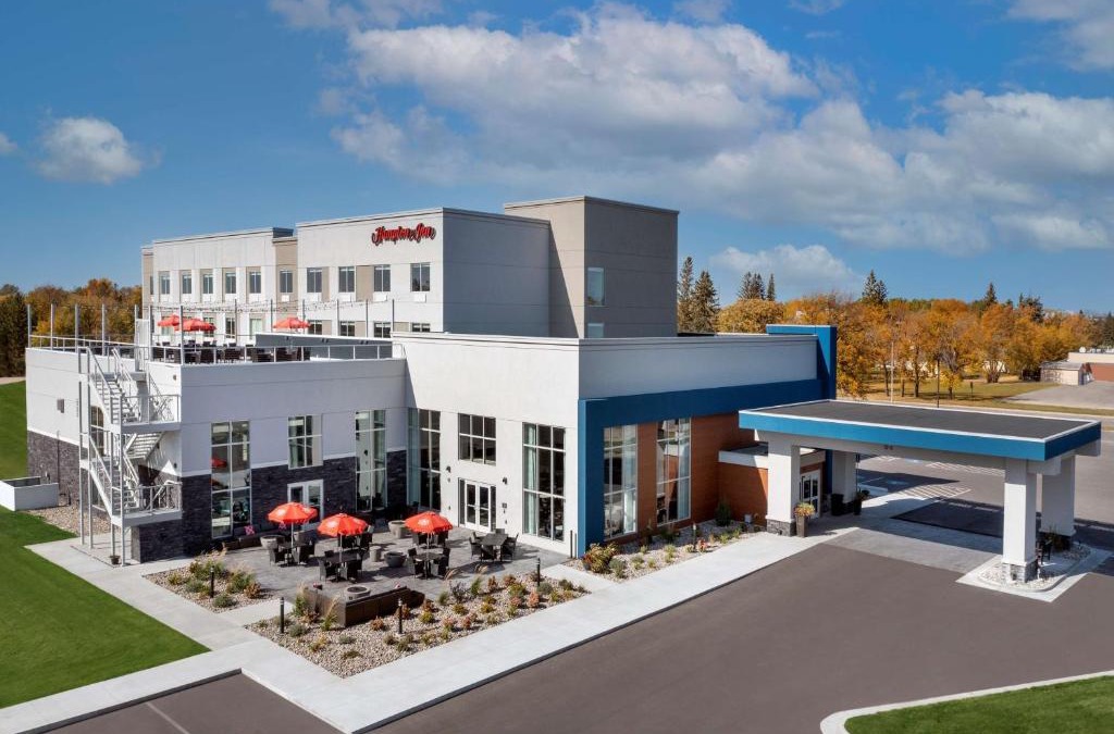 Warroad Hotel | Hampton Inn Warroad, MN