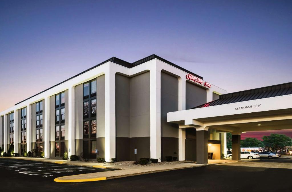 West Springfield Hotel | Hampton Inn West Springfield