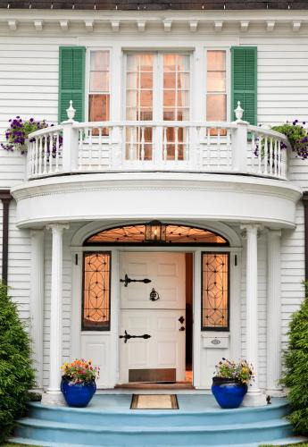 Lenox Hotel | Hampton Terrace Inn