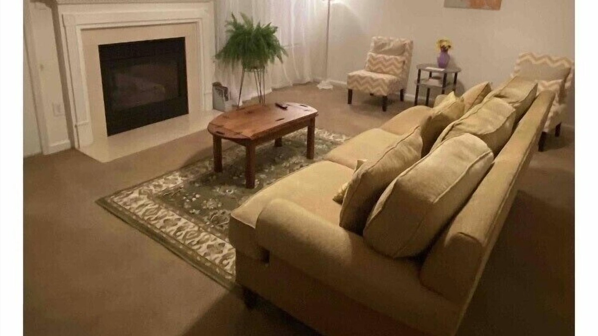 Hampton House | Hampton’s Finest 2023 and Beyond comfy rancher that feels like home!
