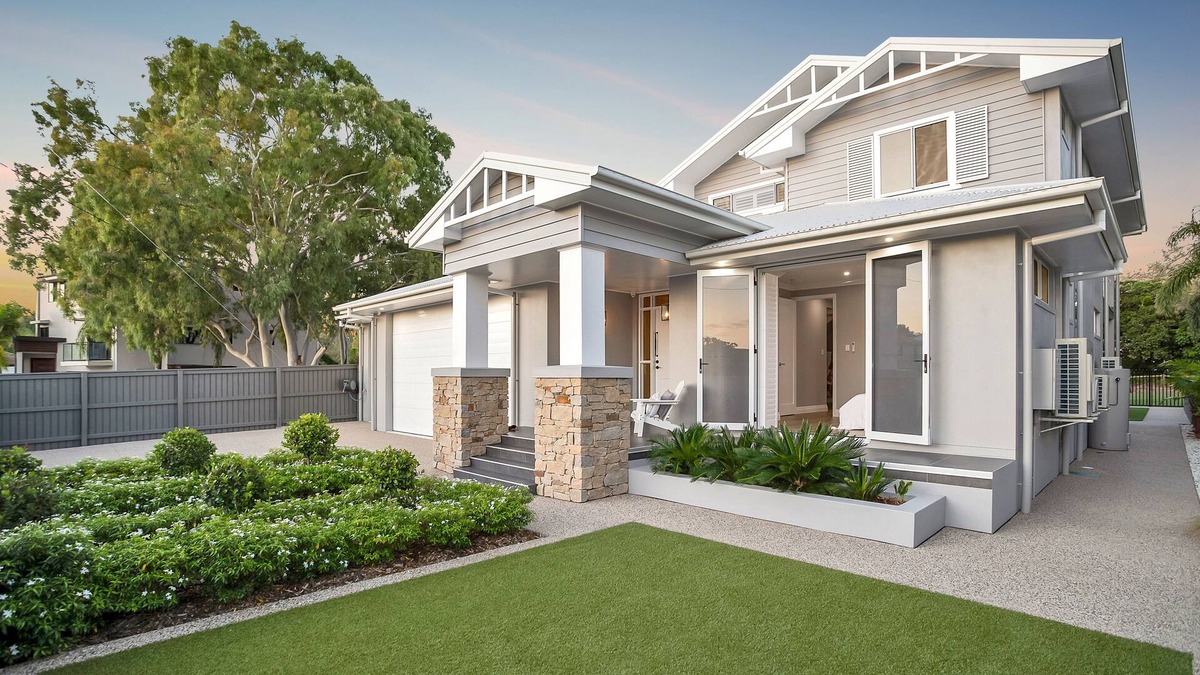 Blacks Beach House | Hampton’s Living on the Beachfront