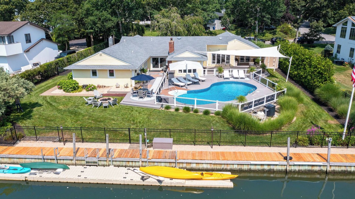 Hampton Bays House | Hamptons Oasis on Shinnecock Bay - perfect for families and entertaining