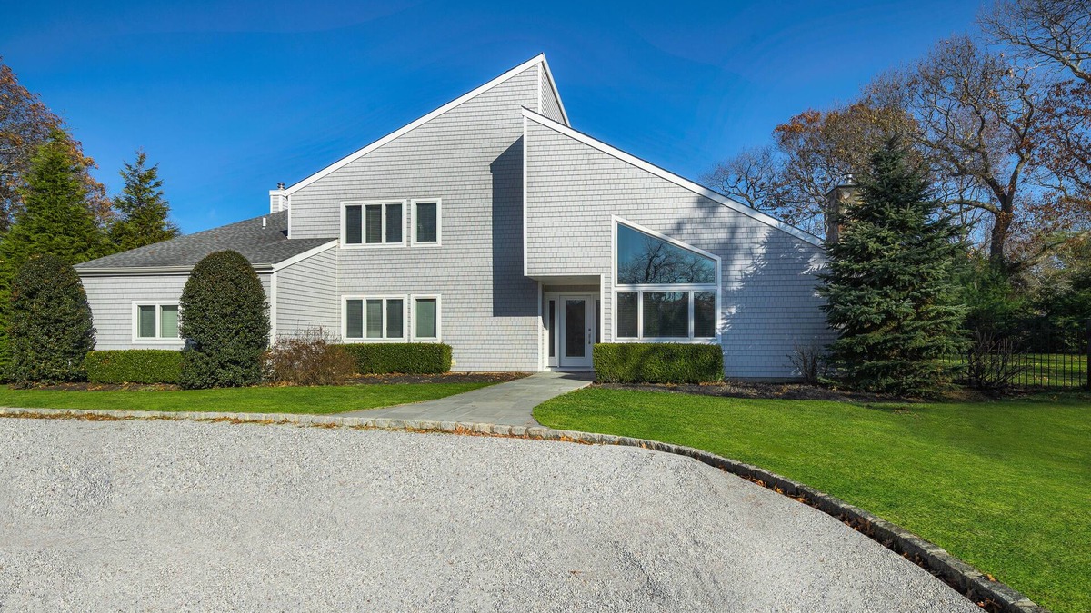 Remsenburg House | Hamptons Private Oasis: Heated Saltwater Pool, Jacuzzi, Tennis, BBQ
