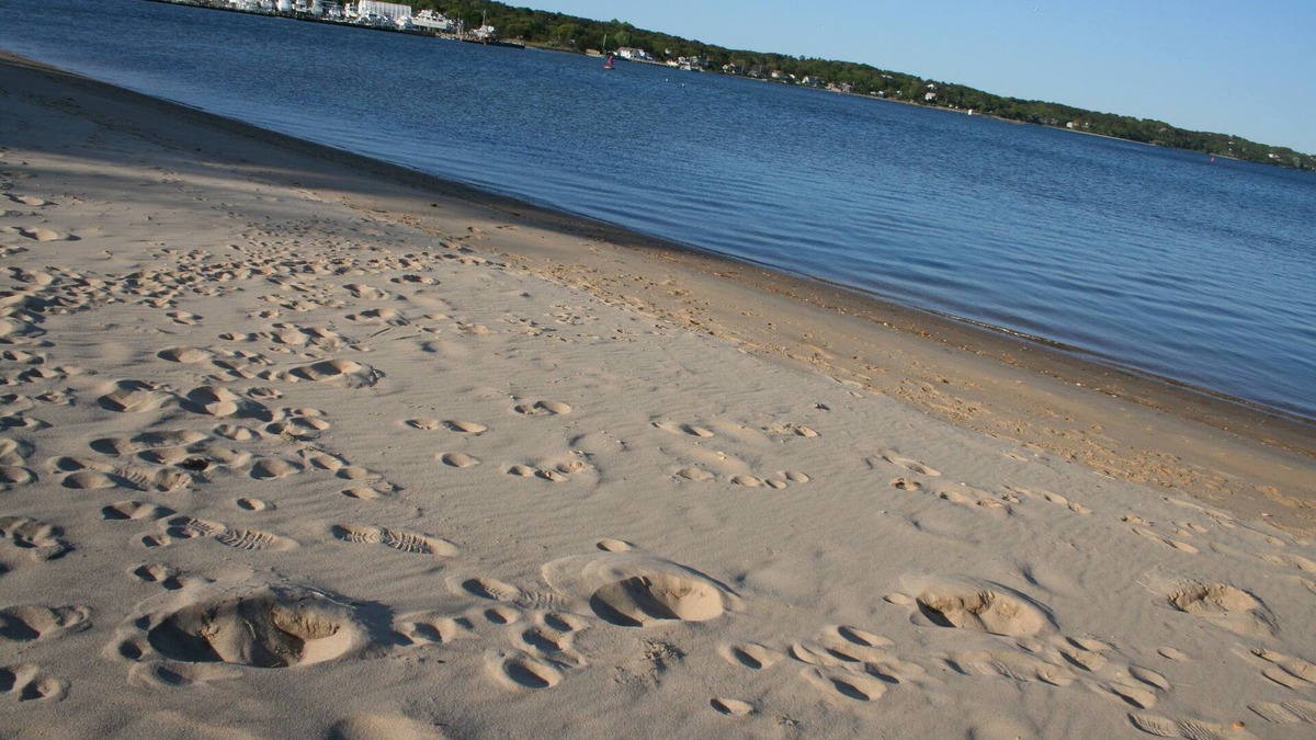 Hampton Bays House | Hamptons Waterfront- On A Sandy Beach- Relax & Getaway! (SH)