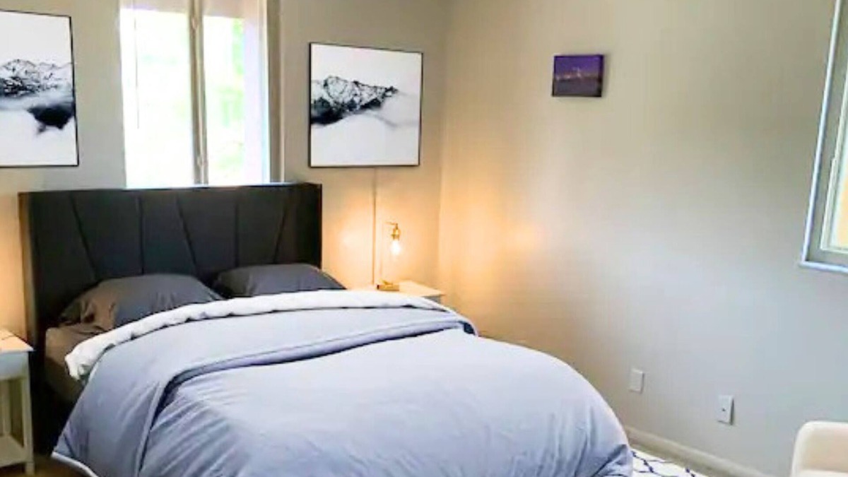 Northwest Columbus Apartment | Hancock Park Apt Cozy 1-bedroom Apartment in Downtown with WiFi & parking
