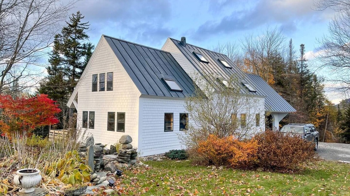 Warren House | Hand Crafted Post and Beam Home with Mountain Views Minutes from Sugarbush