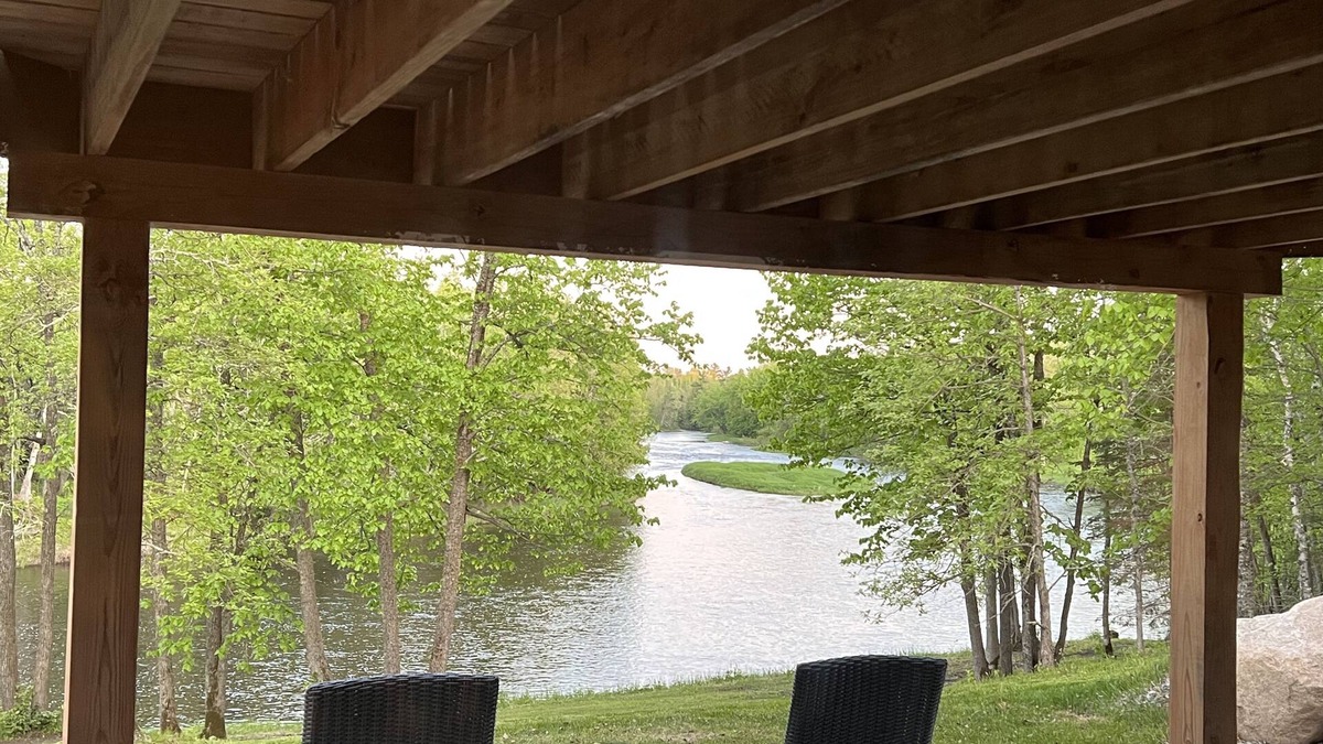 Itasca County Ski Chalet | Hand Hewn Cedar Log Home on Bigfork River in Itasca County - Effie & Bigfork MN