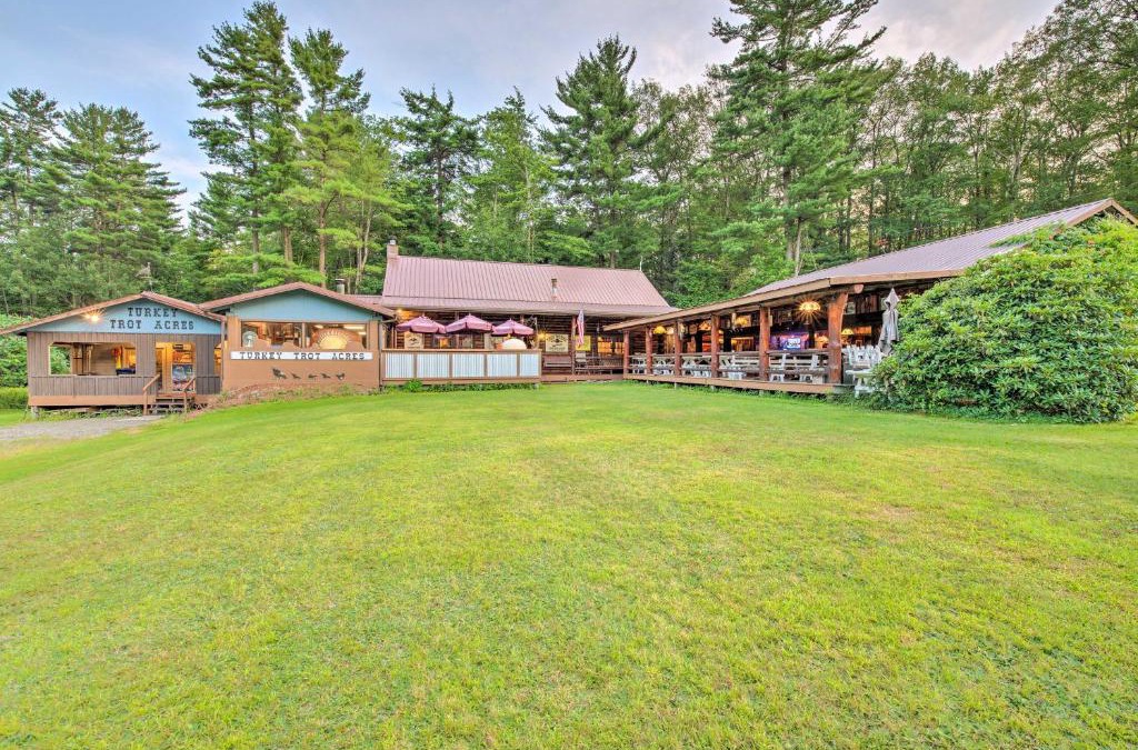 Candor House | Handcrafted Log Cabin in Candor Group Getaway!