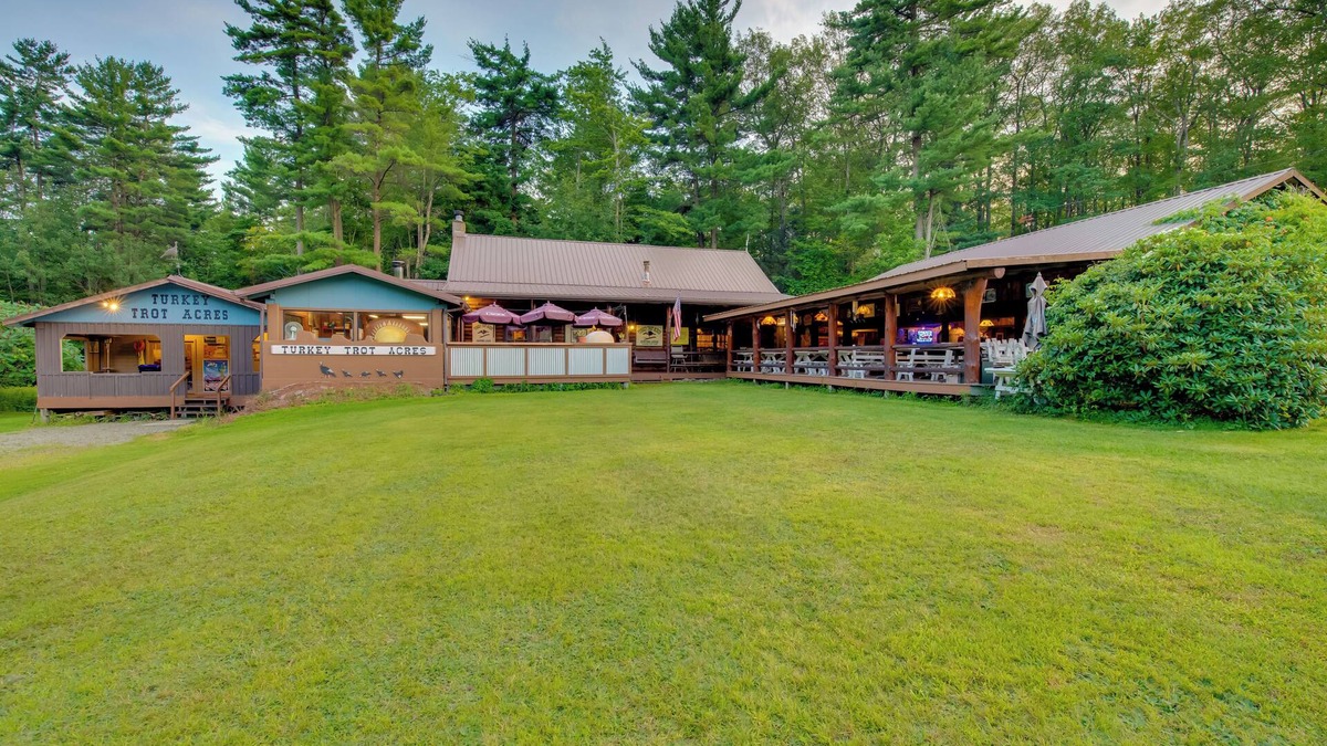 Candor Cabin | Handcrafted Log Cabin in Candor: Group Getaway!