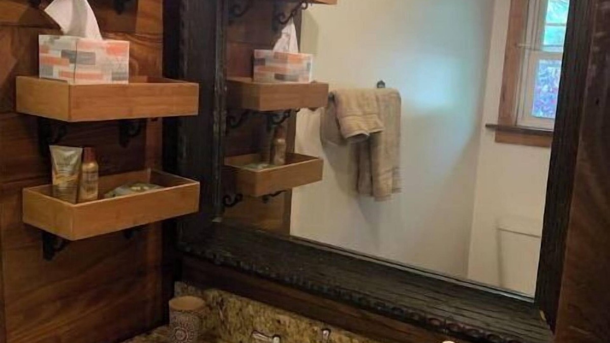 Versailles Cabin | Handcrafted Rustic Cabin on the Bourbon Trail