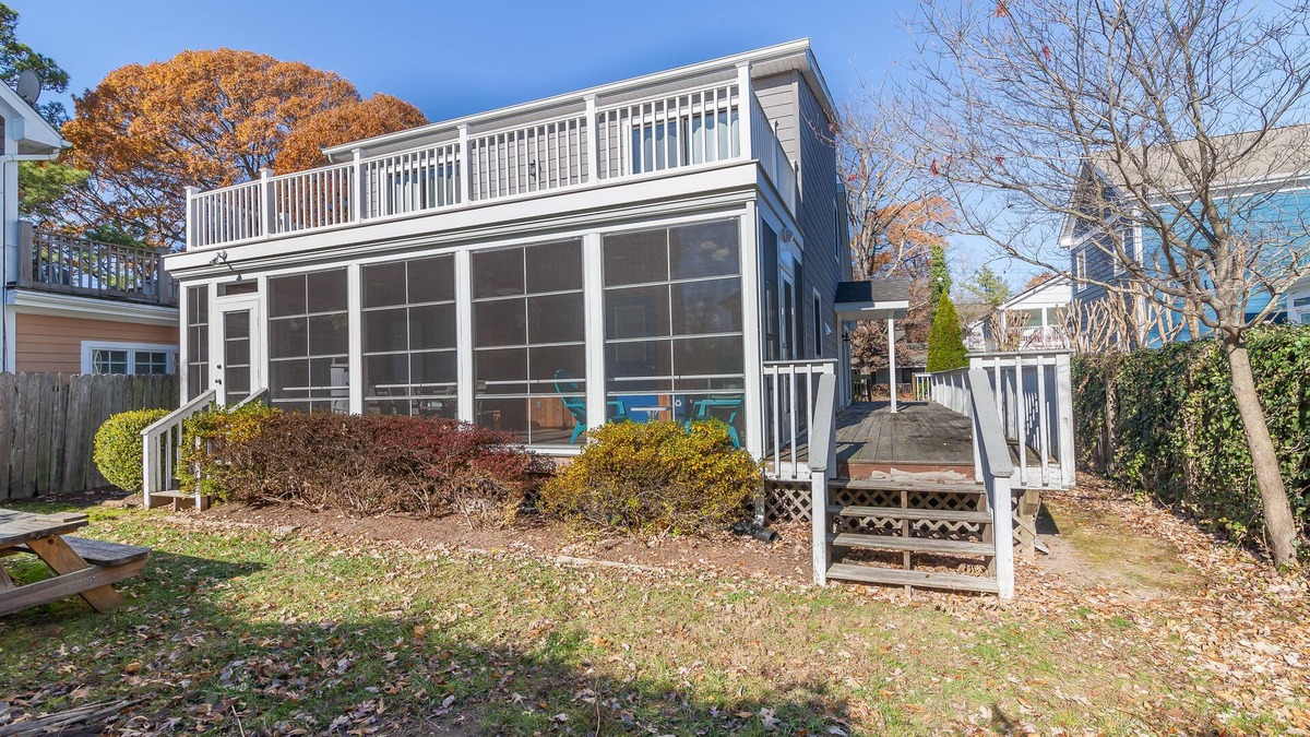 The Pines House | Handicap Accessible! Downtown Rehoboth Beach Sleeps 8 w/Parking Porch
