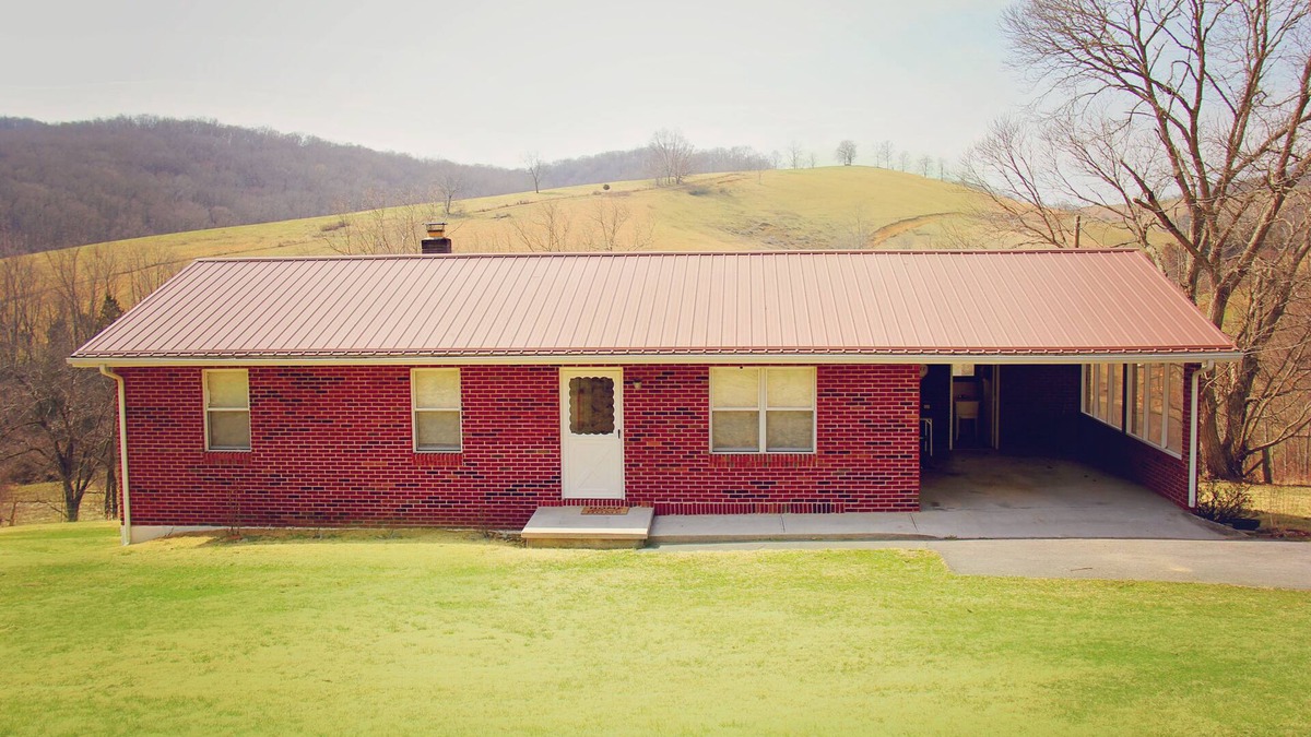 Jonesville House | Handicapped Friendly House in the peaceful country side