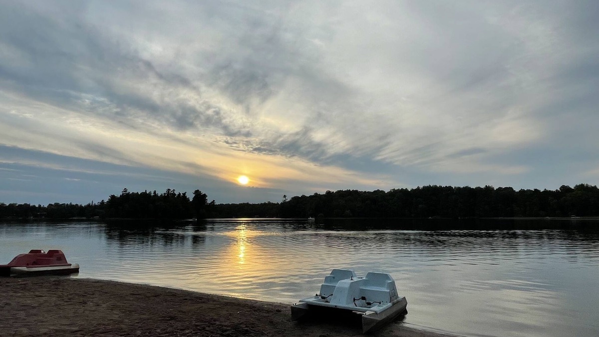 Barnum Hotel | Hanging Horn Lakeside Resort