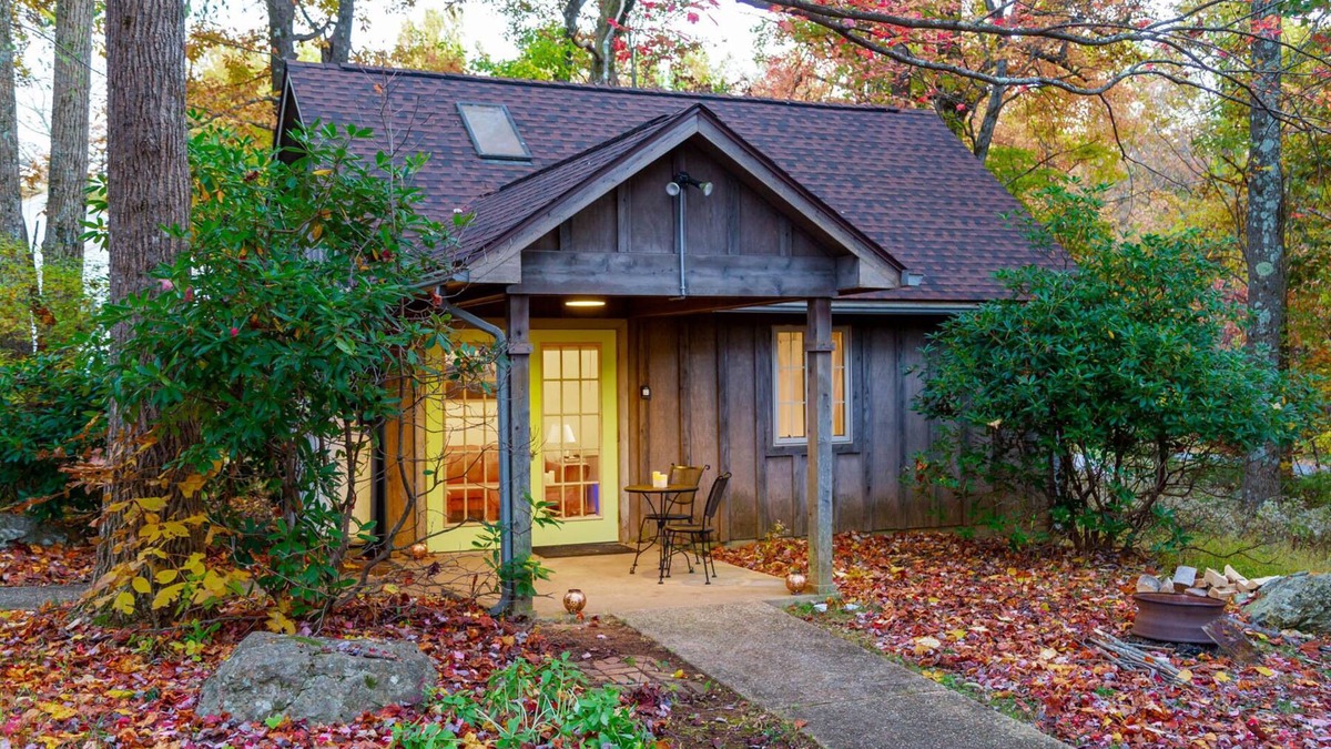 Tyro Apartment | Hanging Rock Cabin -