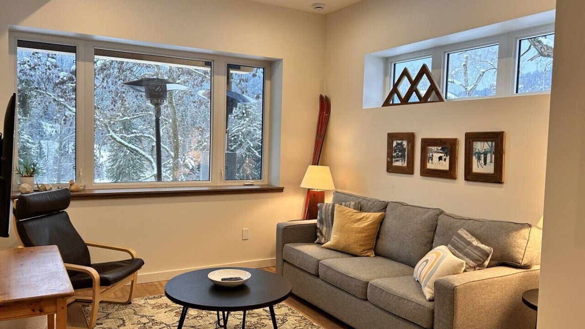 Rossland Apartment | Hanna Creek Suite at Redstone Resort Rossland