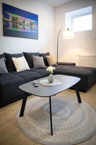 Wolfsburg Apartment | HANNIBAL - Design Apartment Amaryllis 3, VW Nähe, Parkplatz, Küche, HighSpeed-WLAN, Fitness, Solarium