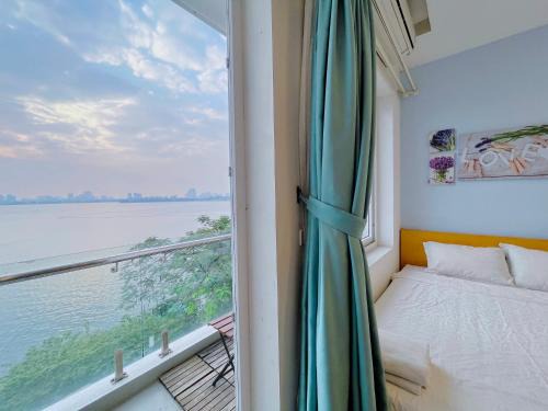 Yen Phu Apartment | Hanoi Home 2 - Lake View Apartment