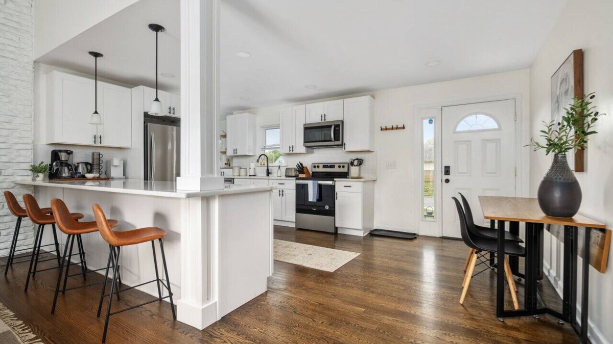 Columbus House | Happily Ever Astor - 3BD, 2BA, Modern Ranch