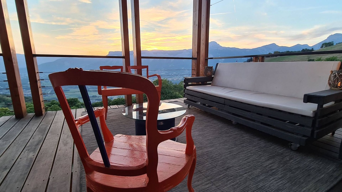Saint-Jean-le-Vieux Villa | Happiness and Belvedere