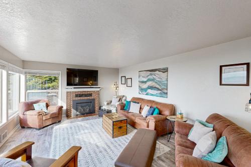 Waldport House | Happy Clam