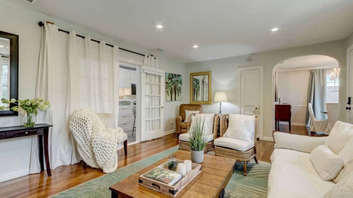 Fairfax House | Happy Coastal Cottage for 6