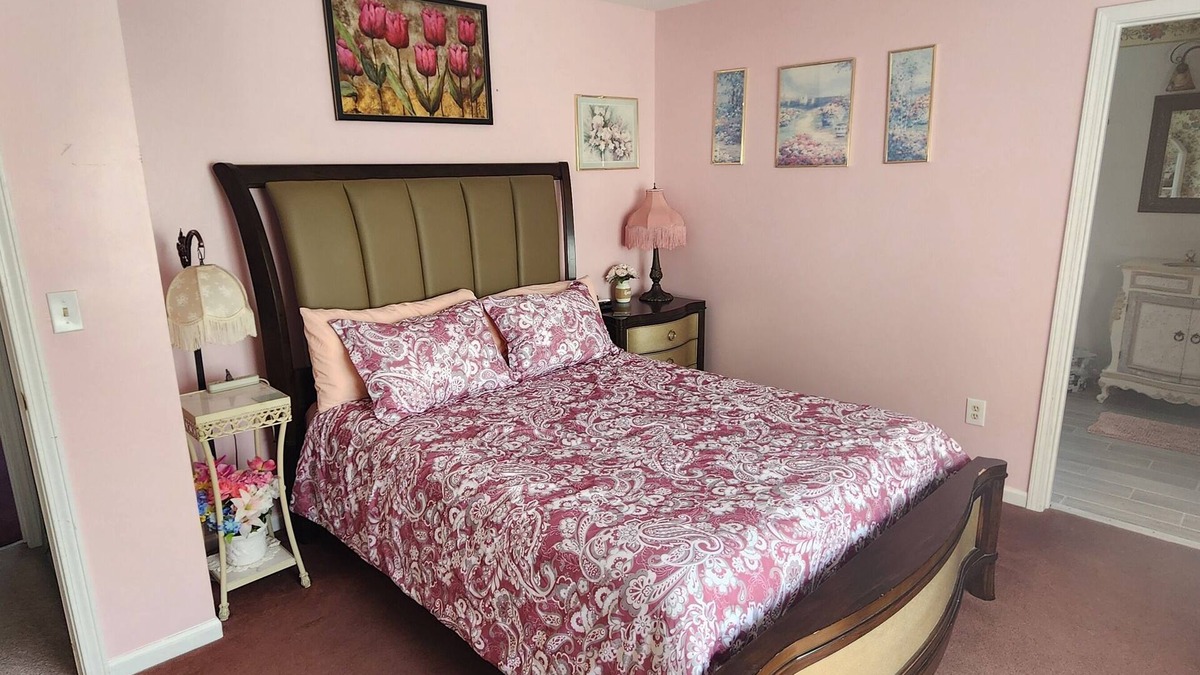 Harbor Springs Bed & Breakfast | Happy Days and Nights - Frontenac