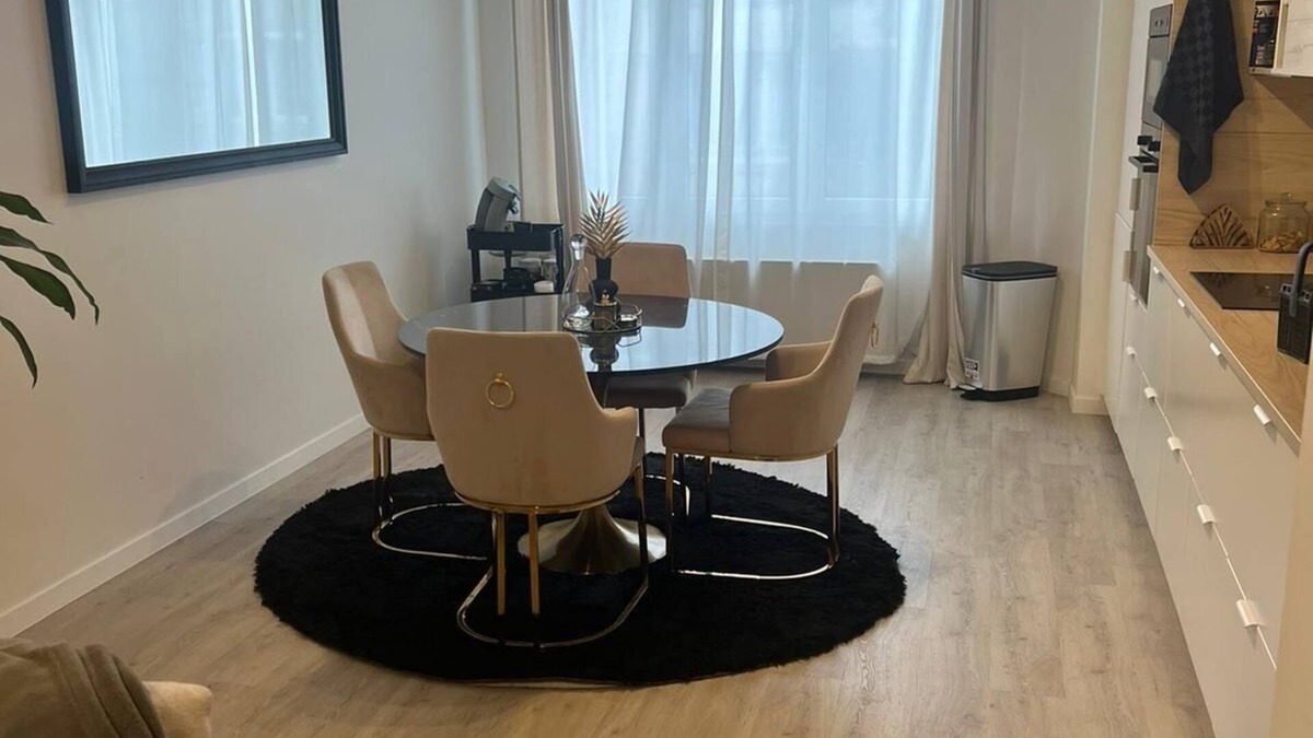 Sint-Pieters-Woluwe Apartment | Happy family