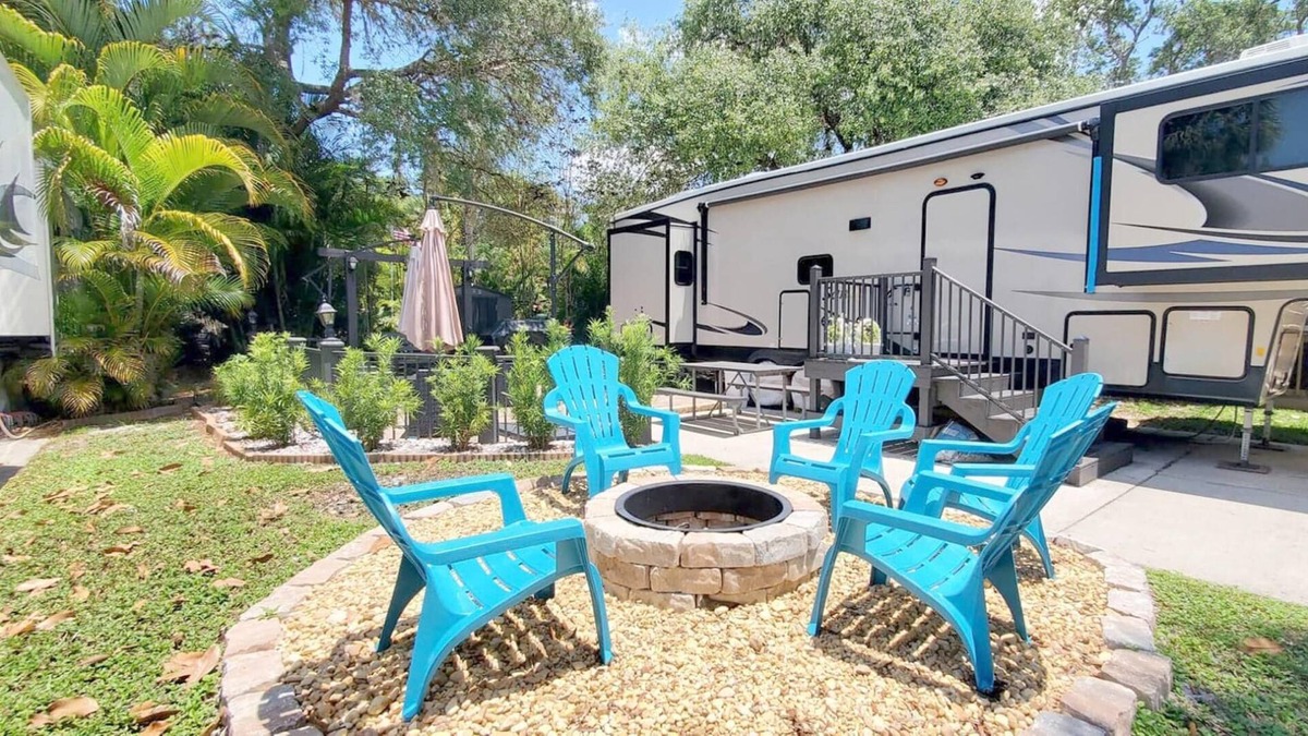 River Ranch Cottage | HAPPY GLAMPERS RV! Turn-Key Glamping Package! 236