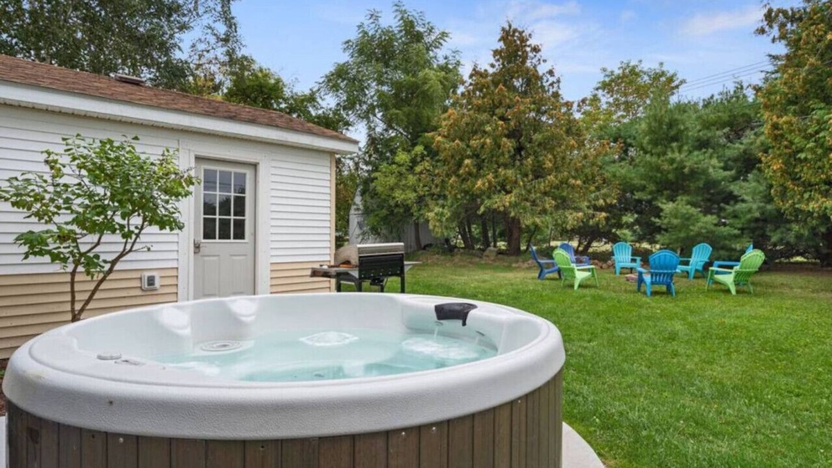 Port Sanilac House | Happy Harbor w Hot Tub, Golf Cart and Luxury!