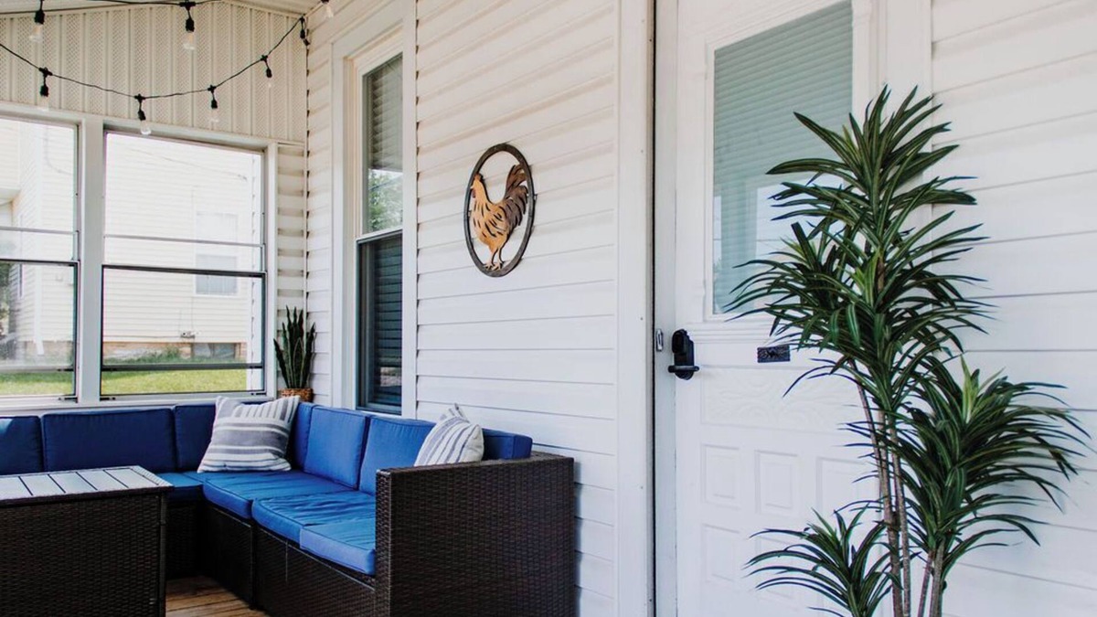 Wilmington House | Happy Hen House 2-Bedroom House w/Amazing Front Porch and Backyard Chickens