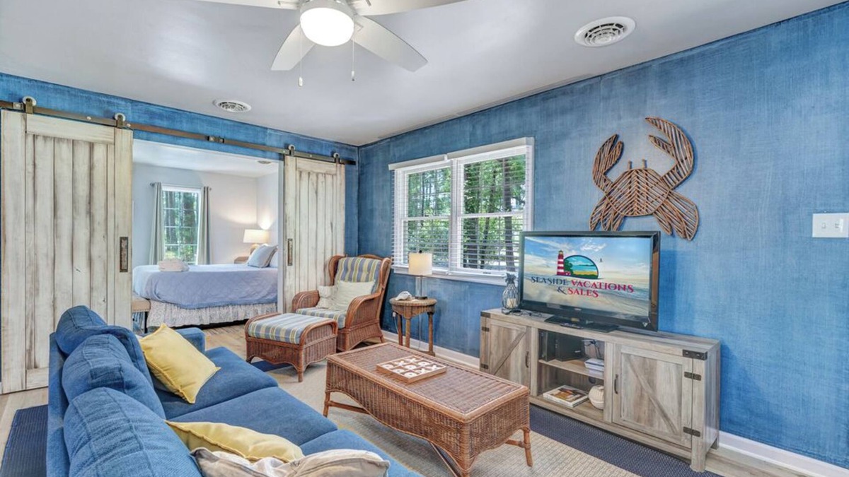 Piney Island House | Happy Hideaway on Chincoteague - Closest community to the Beach!